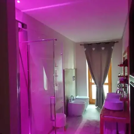 With One Bedroom In Appartement