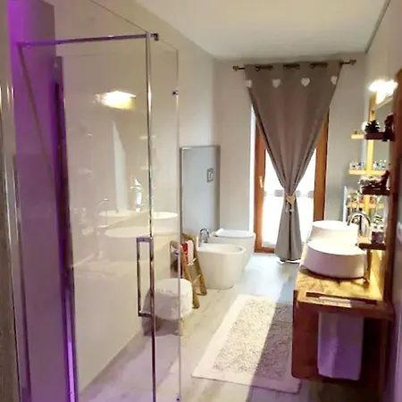 With One Bedroom In Appartement *